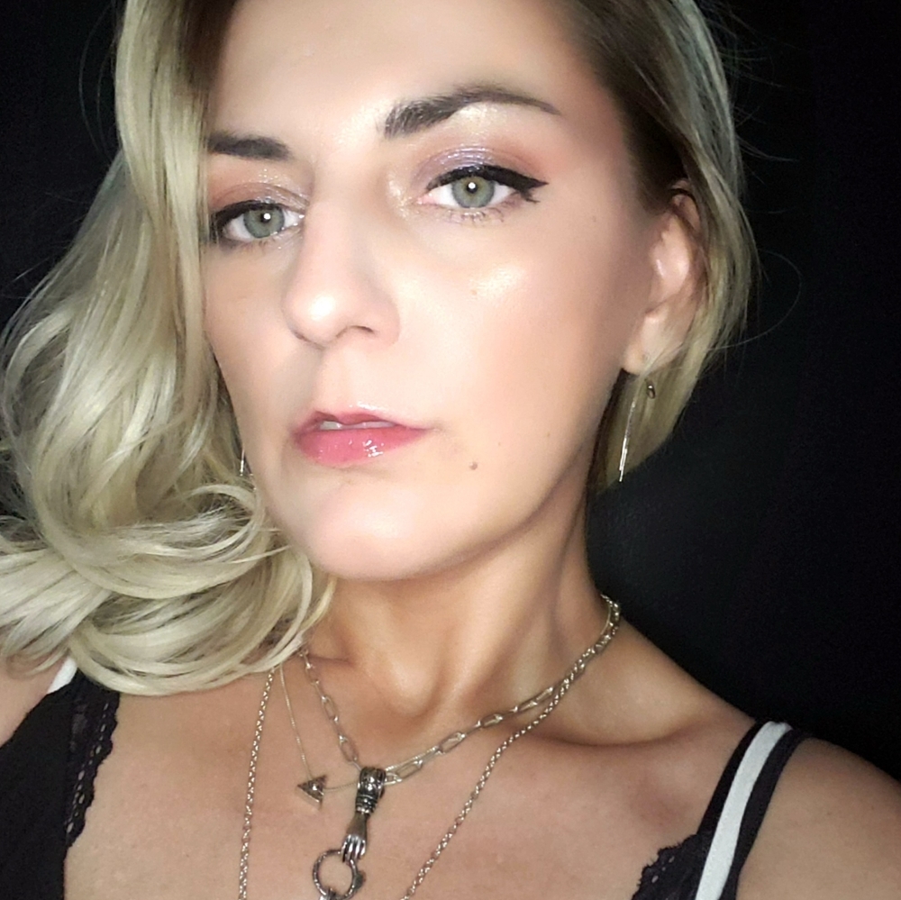 Meet your Posher, Toni